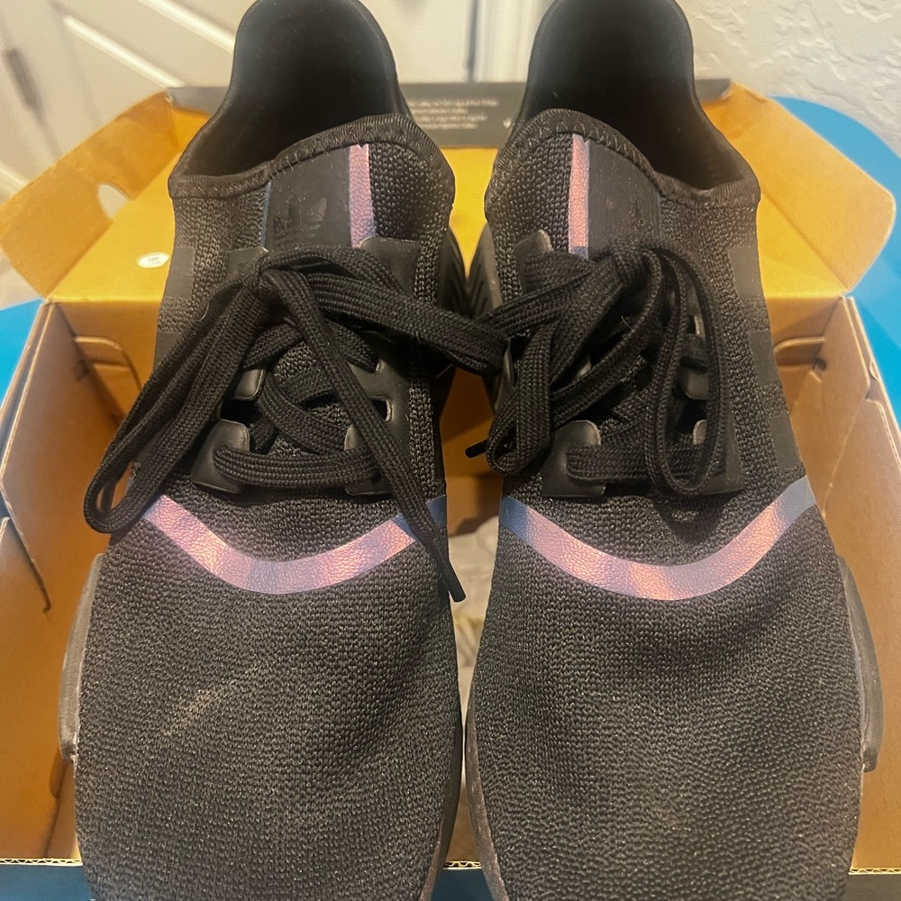 Adidas Black Sneakers with iridescent  Pink Accents Men’s 8.5 women’s 10